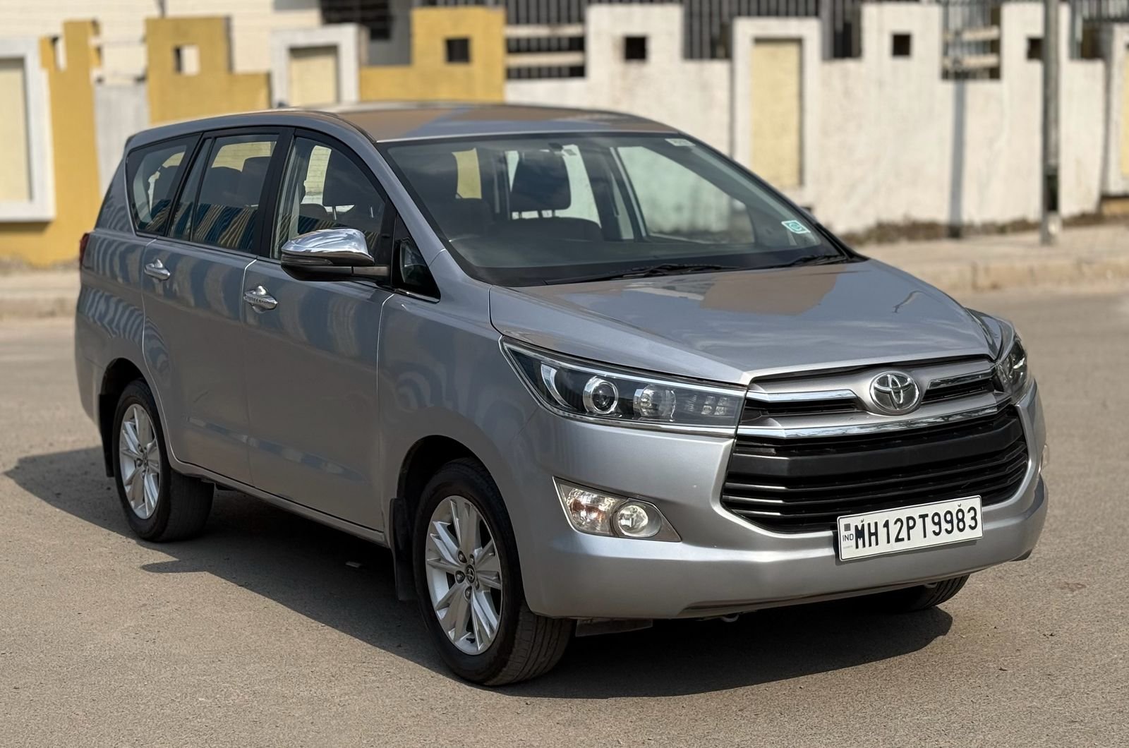 Innova Crysta 